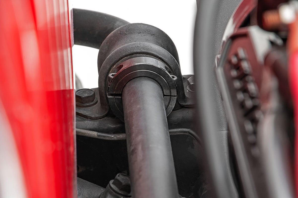 Jeep Wrangler Unlimited Sway Bar Clamp Kit - Front - Rough Country - '04-'06